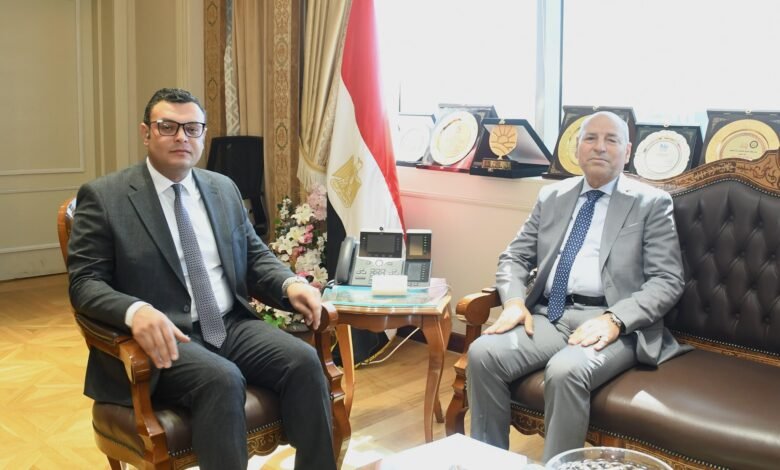 “الإسكان”-تبحث-الإجراءات-المقترحة-للتعامل-مع-العقارات-الآيلة-للسقوط-بـ”القاهرة”