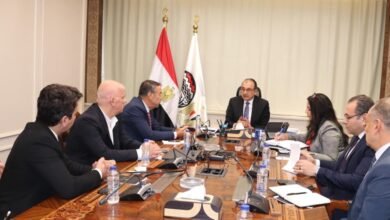 وزير-قطاع-الأعمال: هدفنا-تحويل-مصر-إلى-مركز-إقليمي-لصناعة-الغزل-والنسيج