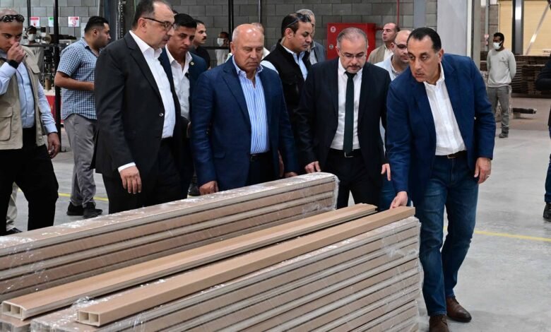 رئيس-الوزراء-يفتتح-مصنع-“بونالو-للصناعات-البلاستيكية-والخشبية”-باستثمارات-12-مليون-دولار