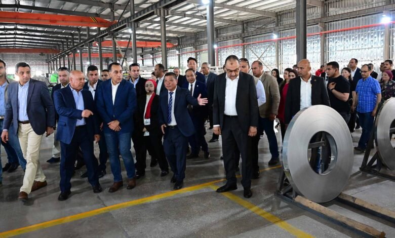 مدبولى-يفتتح-مصنع-“تشينج-شان-للصناعة”-لإنتاج-الأثاث-المعدنى-باستثمارات-4.5-مليون-دولار