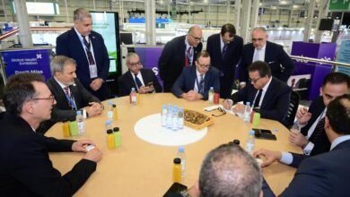 “عبد-الغفار”-يبحث-مع-«أبوت»-تعزيز-التعاون-في-الرعاية-الصحية-وتطوير-التشخيص-الطبي