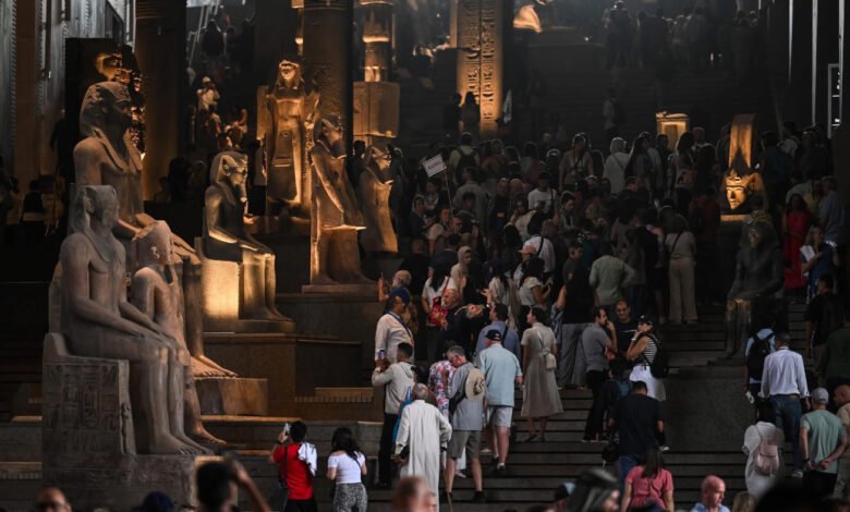 18-ألف-مصرى-وأجنبى-زاروا-المتحف-المصرى-الكبير-فى-أول-أيام-افتتاحه