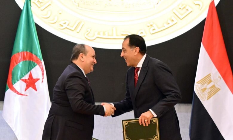 مصر-والجزائر-توقعان-عدة-وثائق-لتعزيز-التعاون-الثنائي