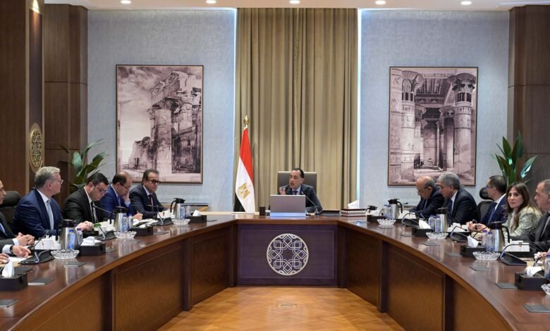 الحكومة-تستعد-لإطلاق-حزمة-تيسيرات-لزيادة-الاستثمارات-بعدة-قطاعات-مستهدفة