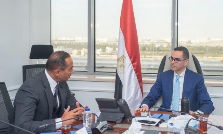 وزير-الاستثمار-يبحث-مع-مجموعة-“أبو-غالي-موتورز”-توطين-صناعة-الدراجات-النارية 