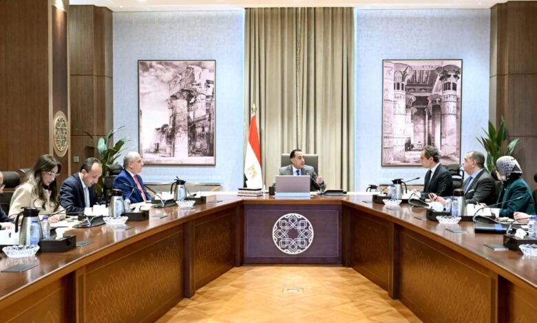 الحكومة-تبحث-وضع-حلول-جذرية-للمشكلات-المالية-لـ”ماسبيرو”-والصحف-القومية