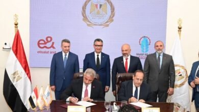 “القابضة-الغذائية”-توقع-بروتوكول-مع-اتصالات-«إي-آند-مصر»-لتطوير-المجمعات-الاستهلاكية-«كاري-أون»