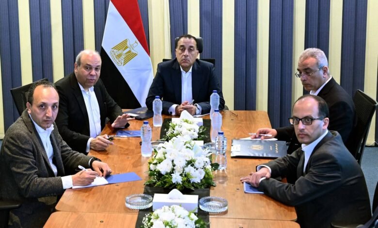 رئيس-الوزراء-يجتمع-مع-وزير-الطيران-لاستعراض-استراتيجيات-تطوير-“مصر-للطيران”