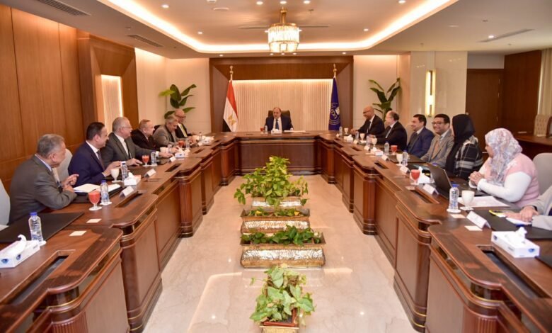 رئيس-هيئة-الدواء-يعقد-اجتماعاً-مع-ممثلي-غرفة-صناعة-الأدوية