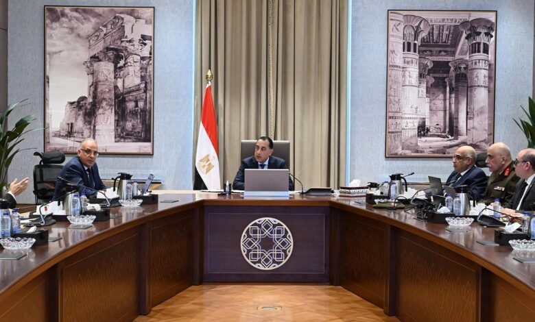 رئيس-الوزراء:-عدم-التهاون-مع-مخالفات-وتعديات-أراضي-طرح-النهر