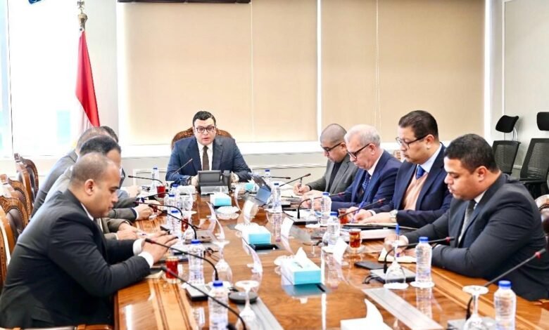 وزير-الإسكان-يتابع-الأعمال-بالمنطقة-المخصصة-كبديل-لمنطقتي-سملا-وعلم-الروم 