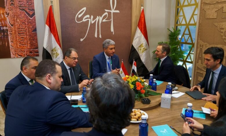 وزير-السياحة-يبحث-مع-منظمى-الرحلات-الإسبان-زيادة-الحركة-السياحية-الوافدة-لمصر