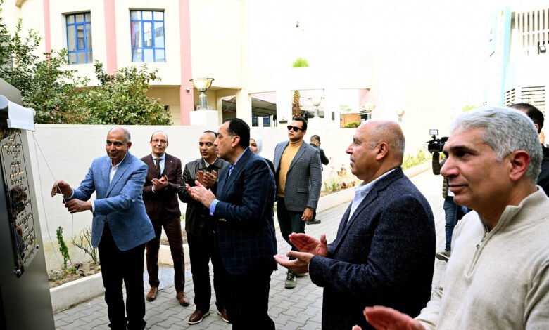 رئيس-الوزراء-يفتتح-المركز-التكنولوجي-لخدمة-المواطنين-بمدينة-المنيا