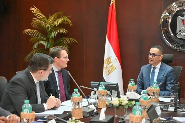 وزير-الاستثمار:-الحكومة-تنفذ-برنامجاً-شاملاً-لإعادة-هيكلة-السياسات-الاقتصادية