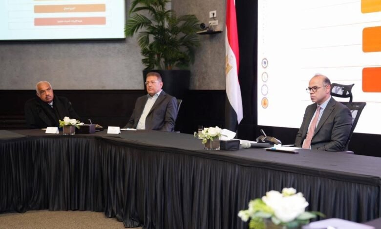 وزير-الاستثمار-يعقد-اجتماعًا-تنسيقيًا-لربط-المطورين-العقاريين-بالمنصات-الرقمية