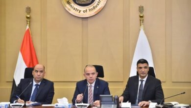 الحكومة-تبحث-مع-“تصديري-للملابس-الجاهزة”-تعزيز-تنافسية-القطاع-وزيادة-الصادرات