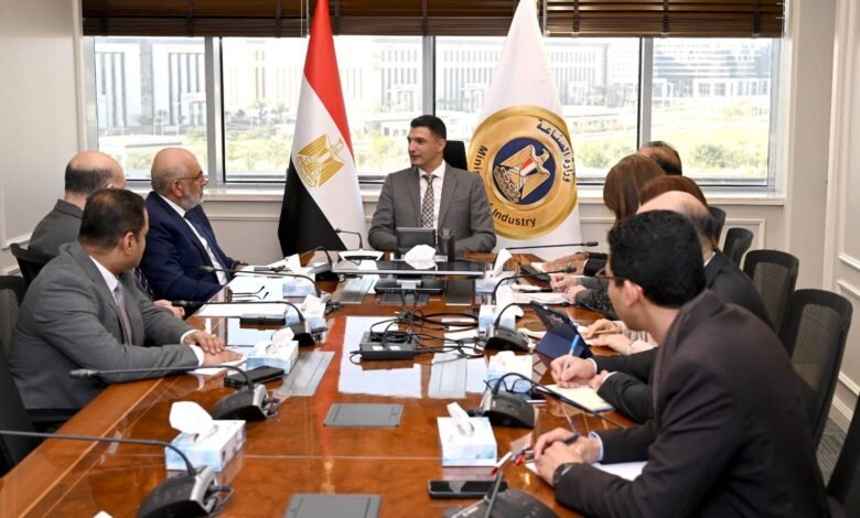 الحكومة-تراجع-استراتيجية-تنمية-الصناعة-المصرية-بفعل-التغيرات-الإقليمية-والعالمية