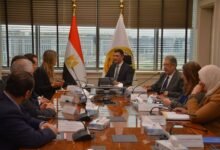 وزير-الصناعة-يستعرض-مع-«مرسيدس-بنز-إيجيبت»-فرص-توطين-صناعة-السيارات