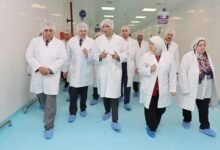 وزير-الصناعة-يتفقد-مصنع-“آمون-للأدوية”-بالعبور