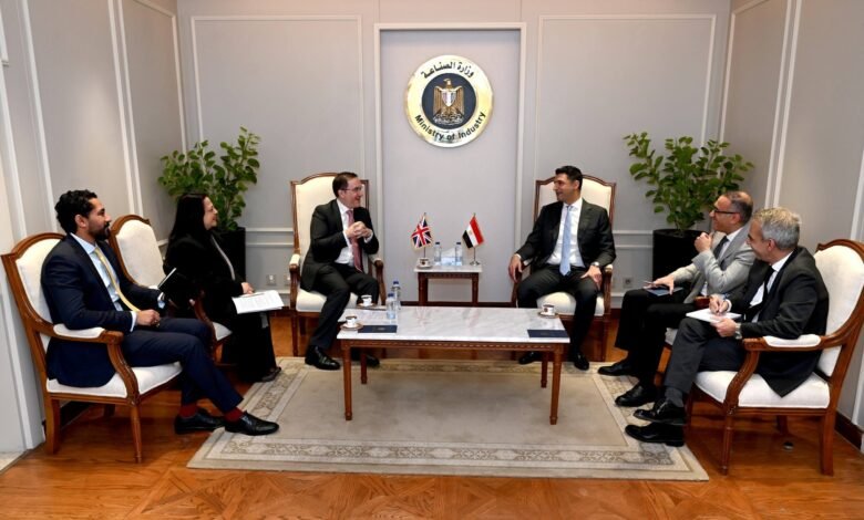 وزير-الصناعة-يبحث-تعزيز-التعاون-مع-بريطانيا-وزيادة-الاستثمارات-فى-مصر