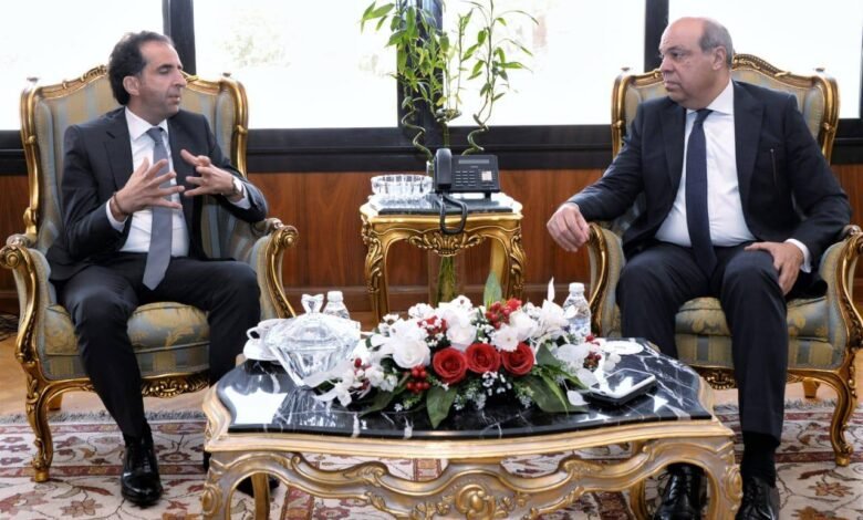 وزير-الطيران-المدني-يبحث-مع-مسؤولي-“مايكروسوفت”-آليات-تعزيز-التعاون