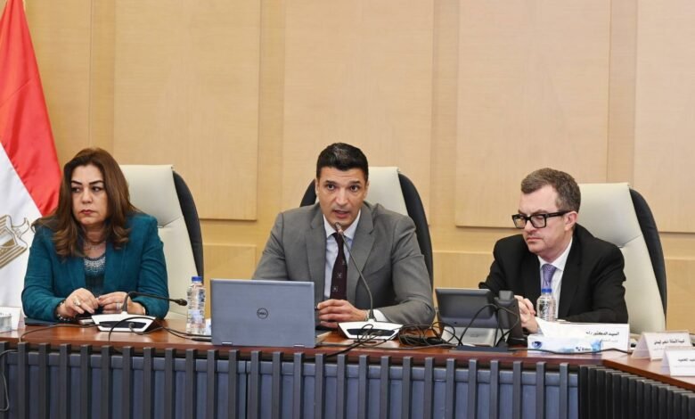 الحكومة-تبحث-خطة-تنفيذ-مشروع-القرى-المنتجة