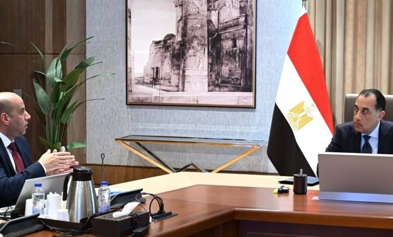 رئيس-الوزراء-يلتقي-وزير-العمل-لاستعراض-عدد-من-ملفات-عمل-الوزارة