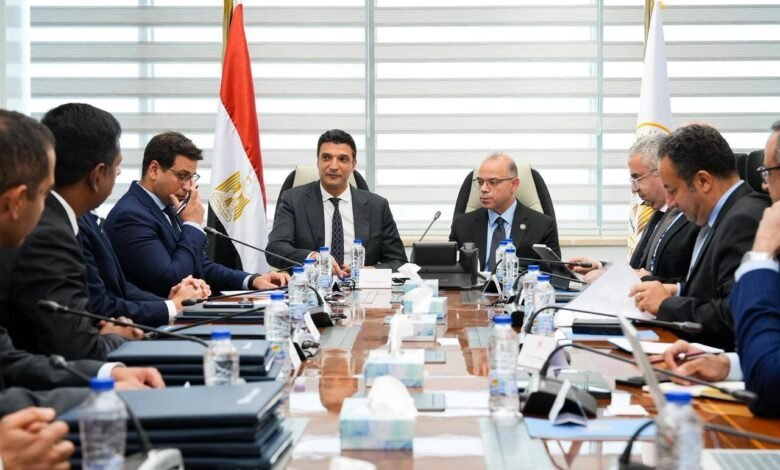 الحكومة-تبحث-تعزيز-التعاون-مع-“air-liquide”-في-مجال-الغازات-الصناعية