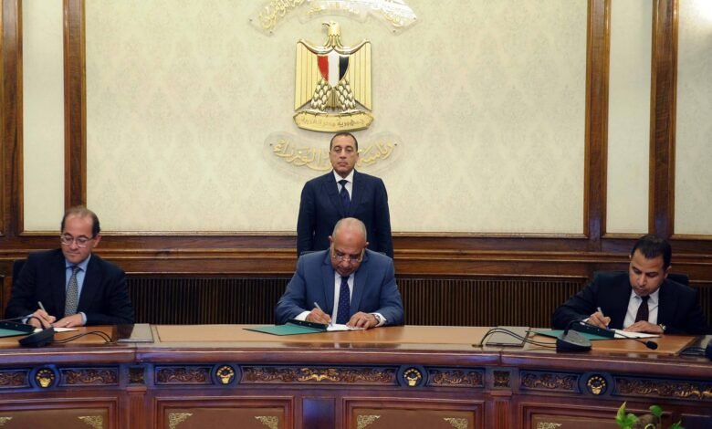 رئيس-الوزراء-يشهد-توقيع-بروتوكول-بين-شركة-تحيا-مصر-ووزارتى-الكهرباء-والمالية
