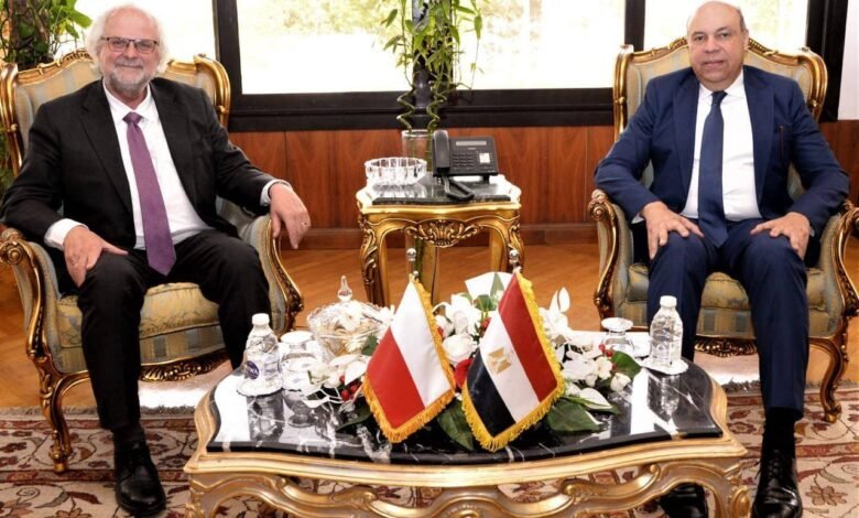 وزير-الطيران-يبحث-مع-سفير-بولندا-تعزيز-الحركة-الجوية-والسياحية-بين-البلدين