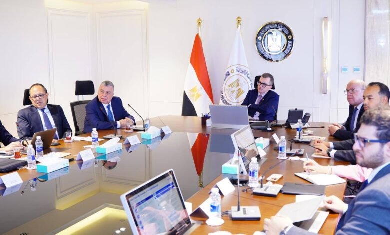 “التخطيط”-تبحث-سبل-تيسير-خدمات-المدفوعات-الإلكترونية