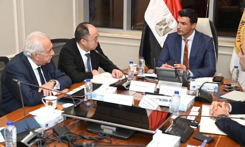 شركة-صينية-تخطط-لاستثمار-550-مليون-دولار-في-صناعة-الإطارات-بمصر