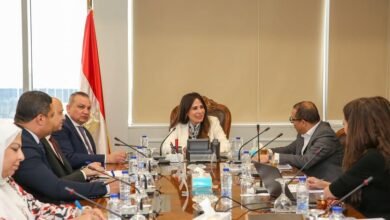 “الإسكان”-تبحث-مع-“الكازار”-إنشاء-مشروع-“أوت-ليت”-تجاري-بنطاق-مدن-شرق-القاهرة