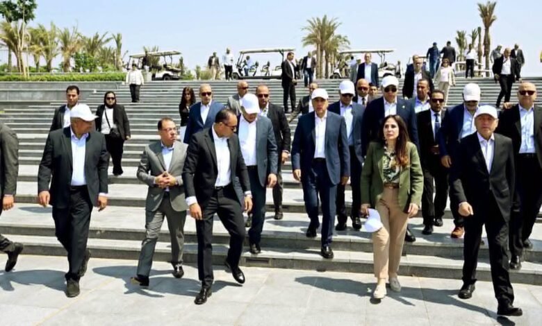 رئيس-الوزراء-يتفقد-معدلات-تنفيذ-مشروع-“حدائق-تلال-الفسطاط”