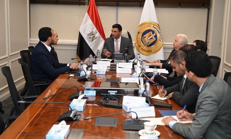 وزير-الصناعة-يبحث-مع-شركة-“إيرسك”-فرص-دعم-التحول-الأخضر