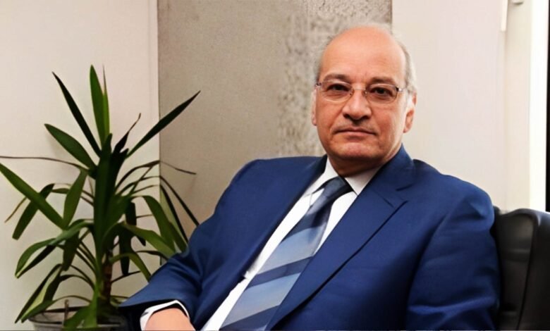 محمود-أبوالعيون:-الهبوط-المرتقب-للفائدة-يحفز-البنوك-على-الخروج-من-“عباءة-الدين-الحكومي”