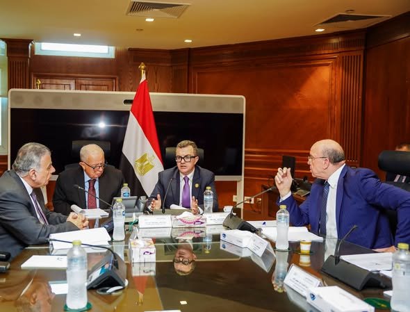 وزير-التخطيط-يترأس-اجتماع-لجنة-الاستثمار-التابعة-لبنك-الاستثمار-القومي
