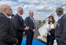 وزير-الطيران-يبحث-مع-«إيرباص»-برنامج-تسليم-طائرات-a350-لمصر-للطيران